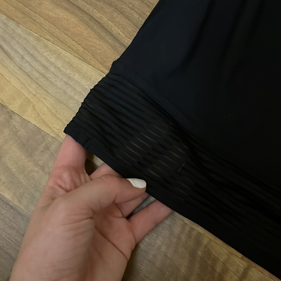 black lululemon top - Picture 3 of 3